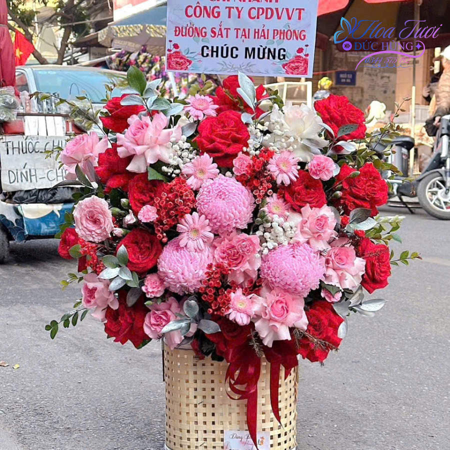 Giỏ Hoa Chúc Mừng Tông Đỏ